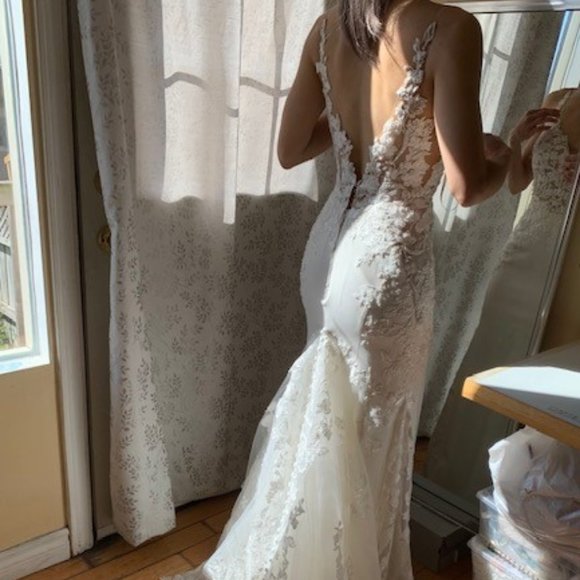 Martina Liana 1059 Wedding Dress in Ivory - Picture 4 of 11